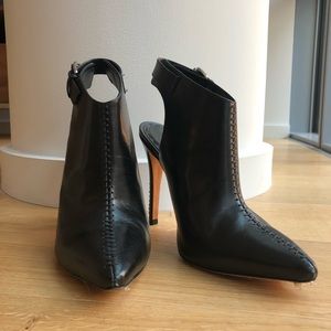 Alice + Olivia Black Leather 4.5” Heels Ankle Booties